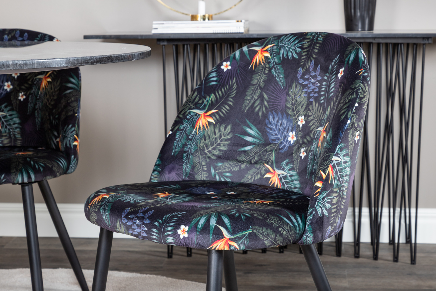Set de mese Dallas 1219 (Model floral + Negru)